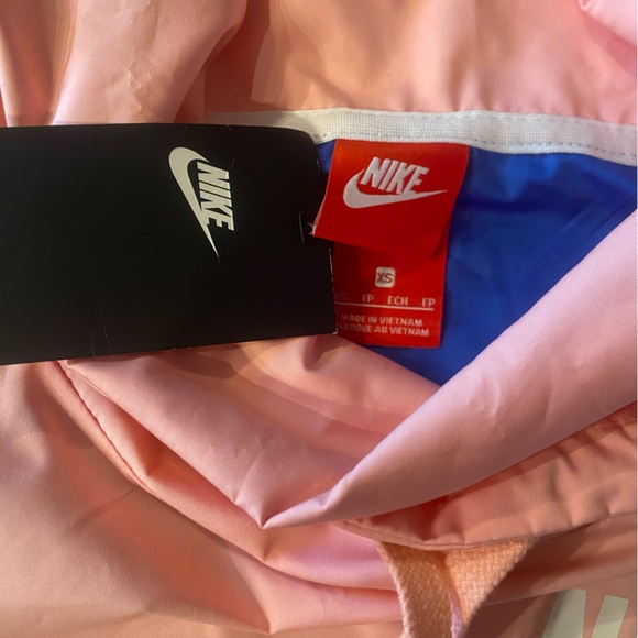 NWT Nike Pullover Windbreaker - Picture 2 of 3